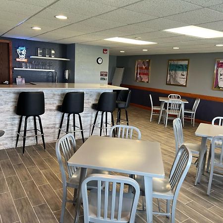 Americinn By Wyndham Manitowoc Dış mekan fotoğraf