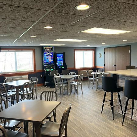 Americinn By Wyndham Manitowoc Dış mekan fotoğraf