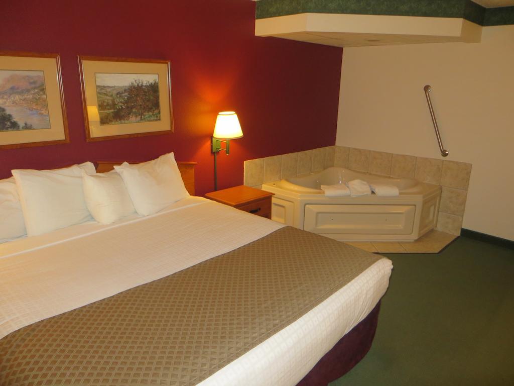 Americinn By Wyndham Manitowoc Oda fotoğraf