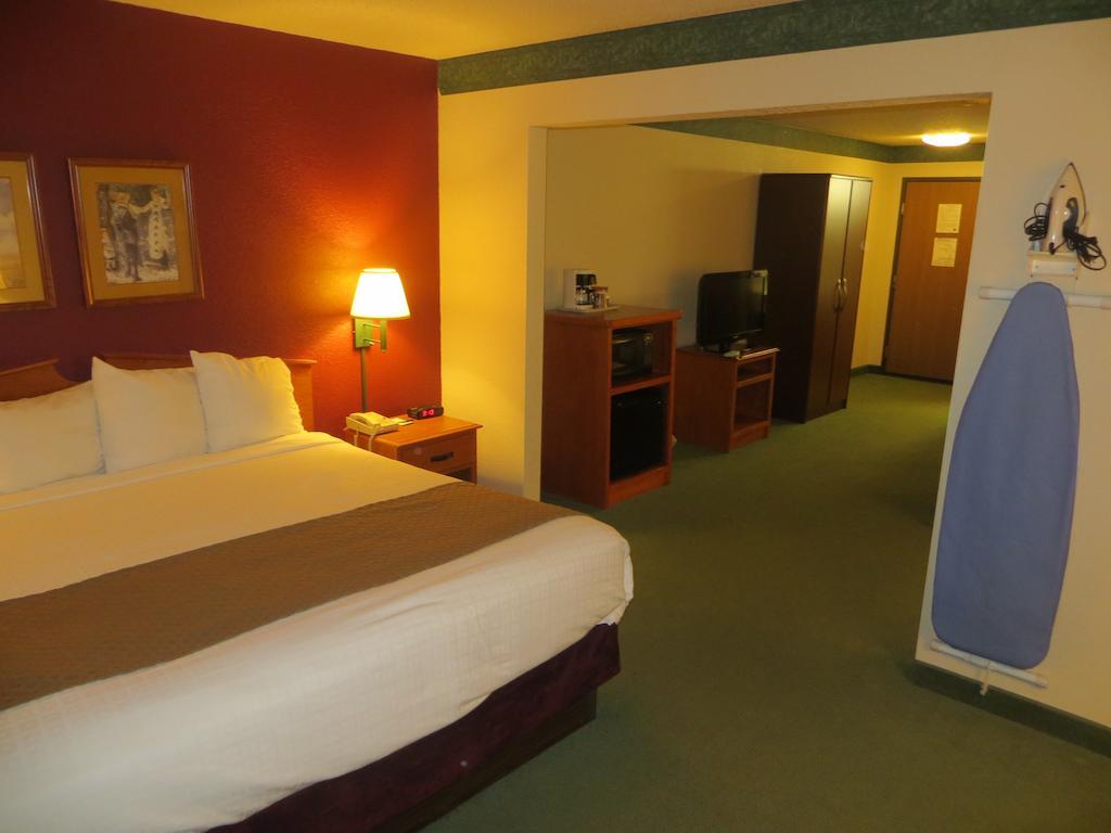 Americinn By Wyndham Manitowoc Dış mekan fotoğraf