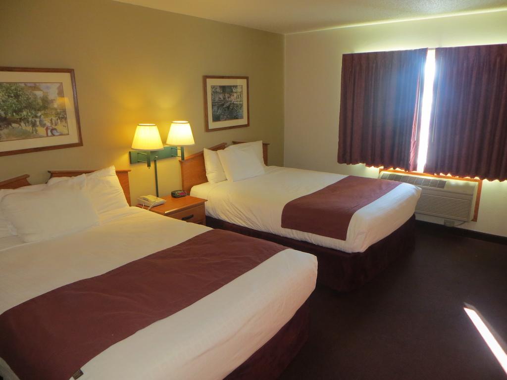 Americinn By Wyndham Manitowoc Dış mekan fotoğraf