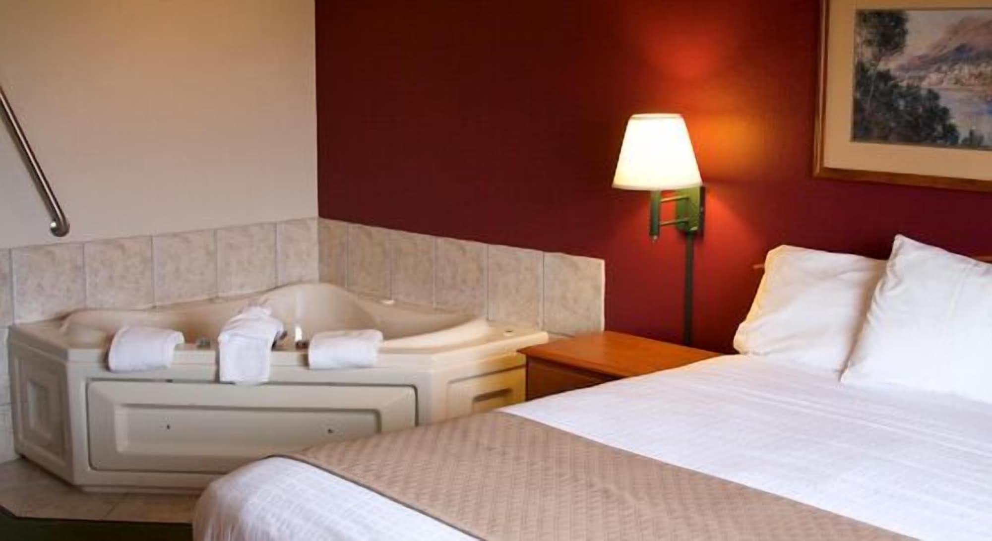 Americinn By Wyndham Manitowoc Dış mekan fotoğraf