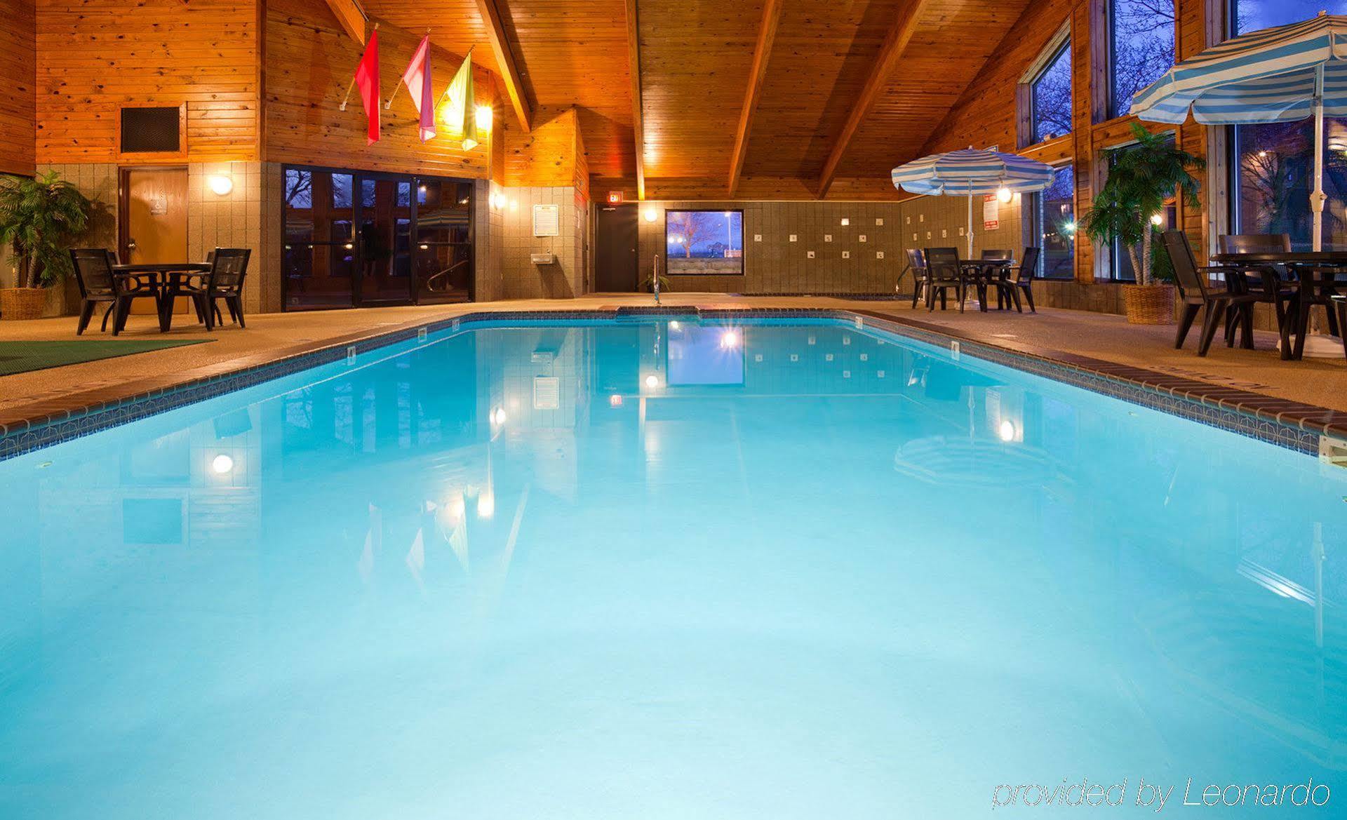 Americinn By Wyndham Manitowoc Dış mekan fotoğraf